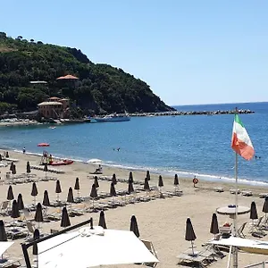 beach-paradise.hotelitalianriviera.com/